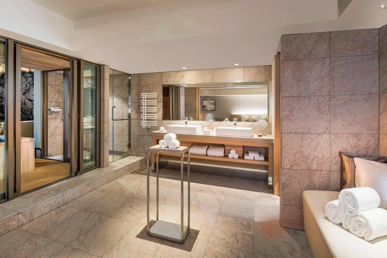***** Szálloda Suiran, A Luxury Collection Hotel, Kiotó Japán